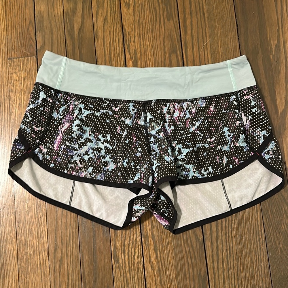 Lululemon Run: Speed Short *4-way Stretch, size 8